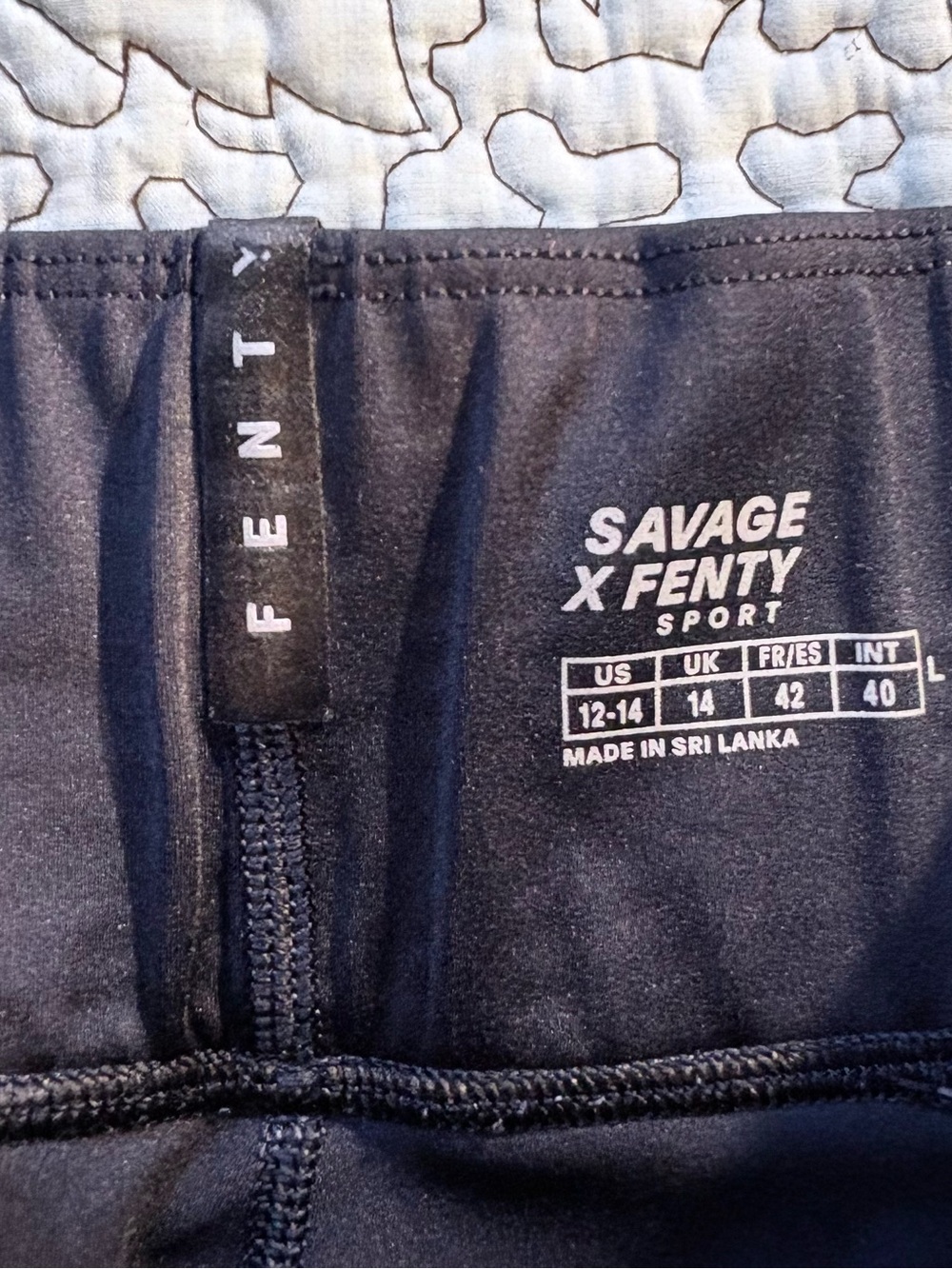 Savage X Fenty Sport High-Waist Pocket Leggings Black Logo Size L (12-14) 💚 - Picture 9 of 11